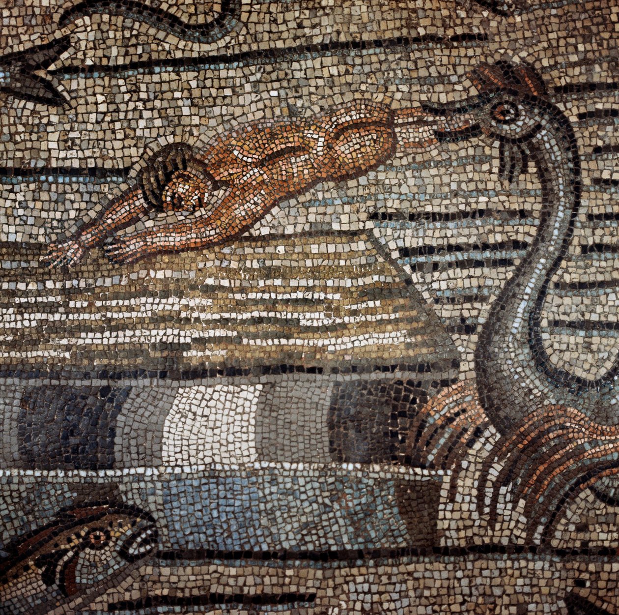 Cena da vida de Jonas representa rejeitado por peixes numa praia Detalhe. Mosaico do século V ou VI. Cathedrale d