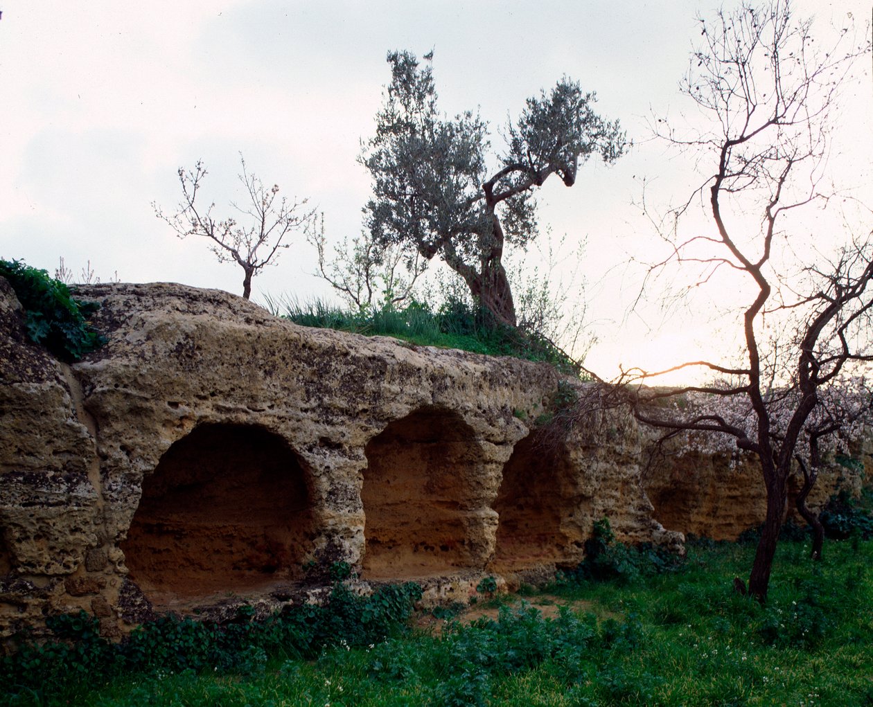 Vista da necrópole paleocristã, século IV de Paleo Christian