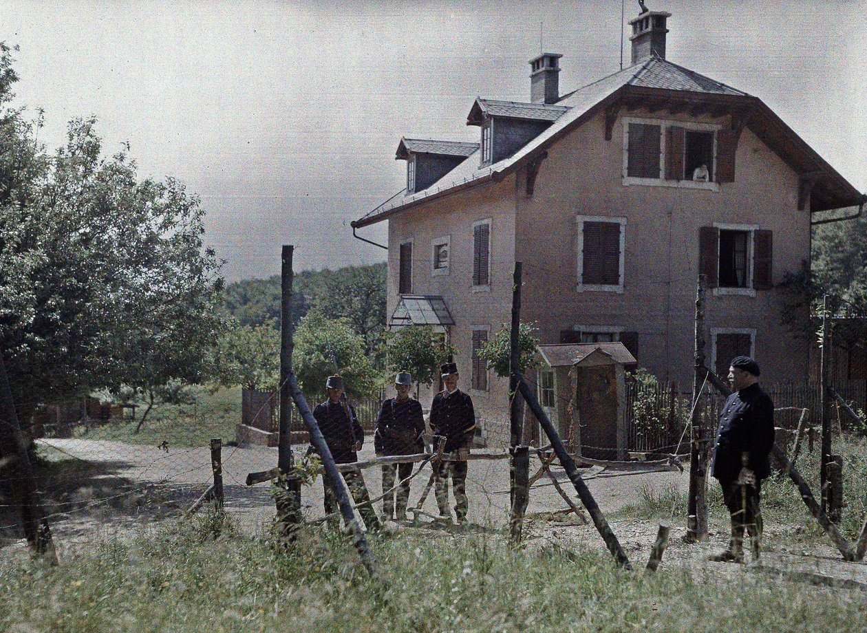 A fronteira entre a Suíça e a França no município Beurnevésin no cantão de Jura, França, 19 de junho de 1917 (autocrhome) de Paul Castelnau
