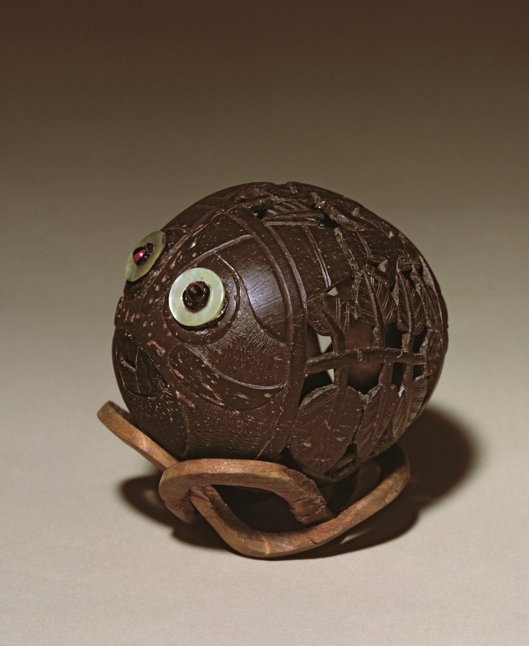 Coco esculpido em um rosto, c.1895 de Paul Gauguin