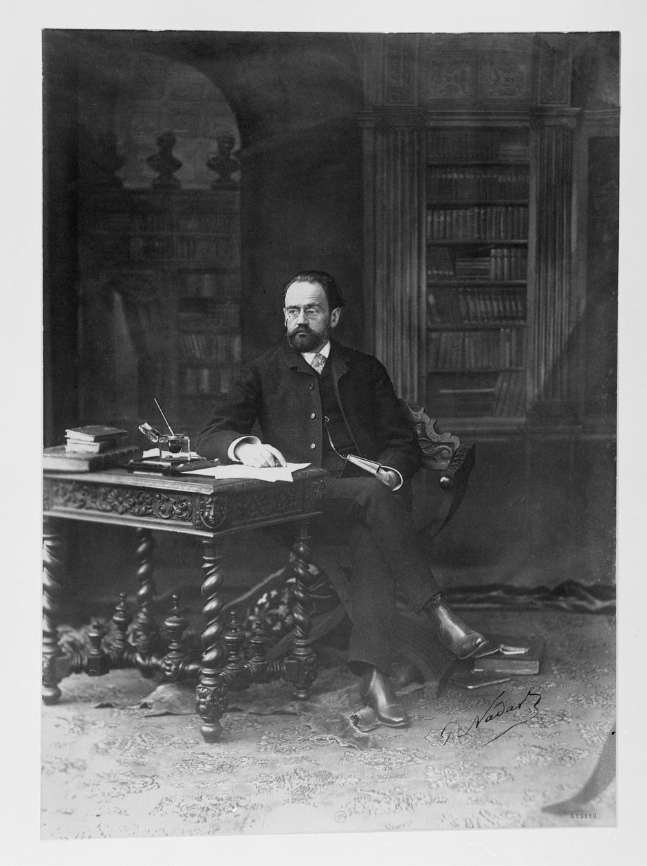 Emile Zola (1840-1902) em seu estudo de Paul Nadar