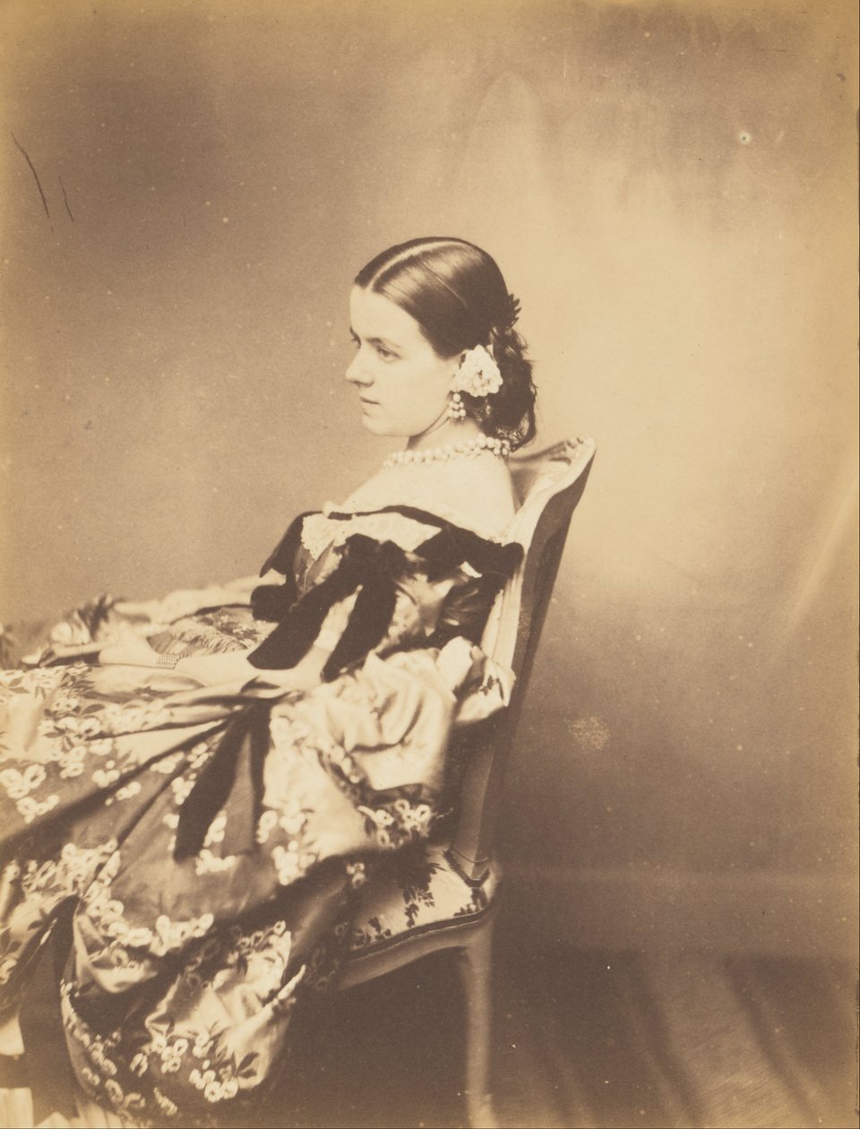 Retrato de uma mulher sentada de perfil de Paul Gaillard