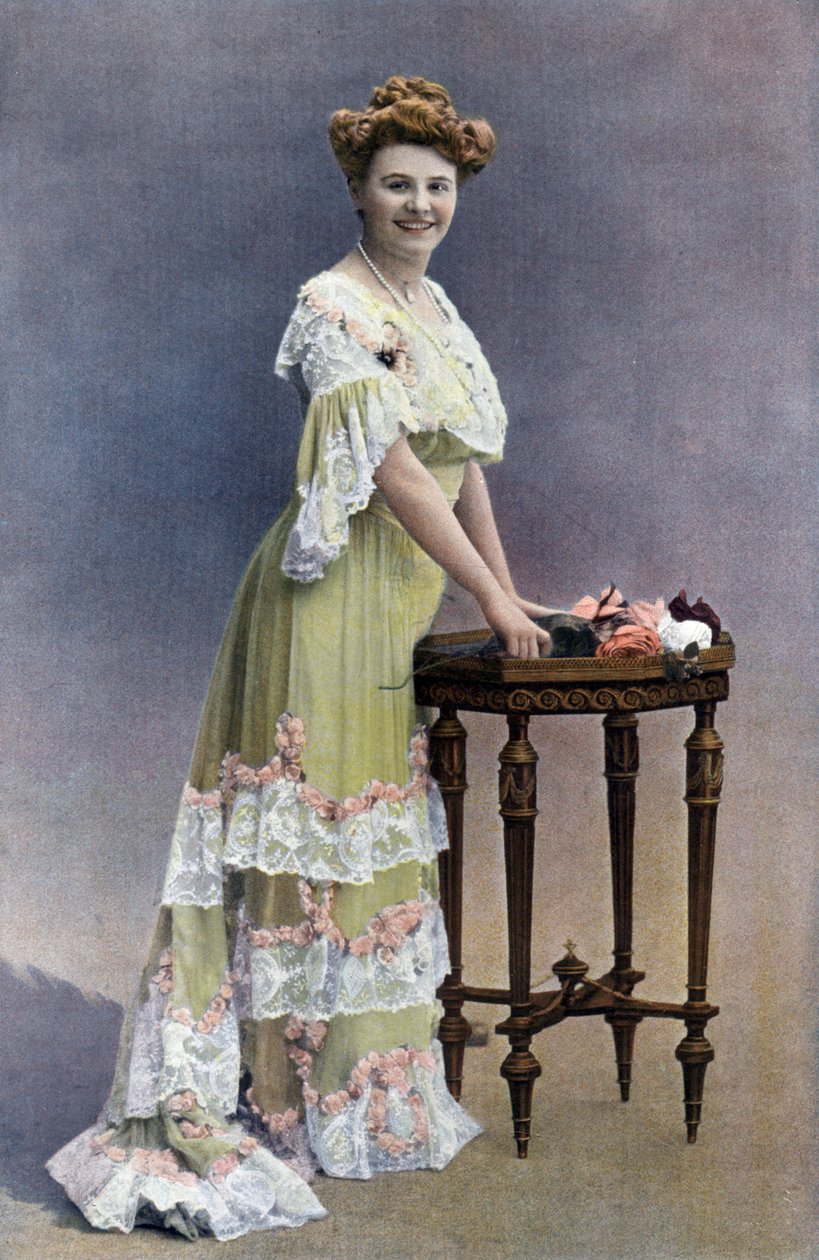 A comediante francesa Blanche Toutain, fotografia de Paul Nadar do jornal francês "Le Theatre", fevereiro de 1905 de Paul Nadar