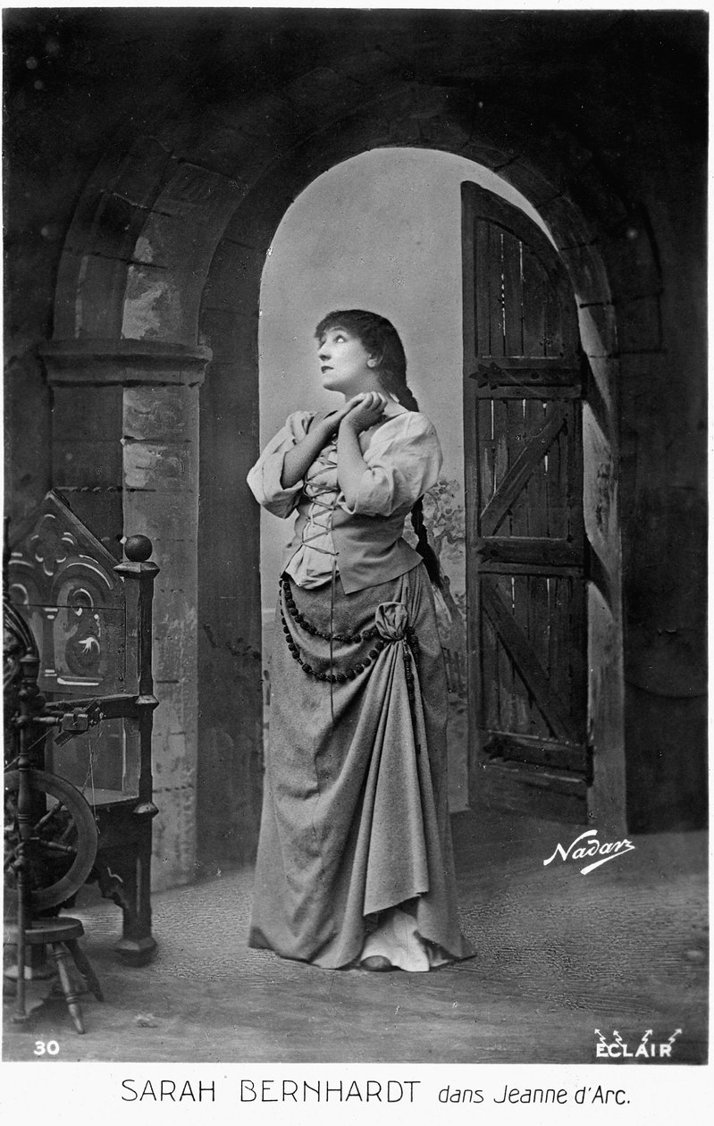 Henriette Rosine Bernard também conhecida por Sarah Bernhardt (1844-1923) no papel de Joana d