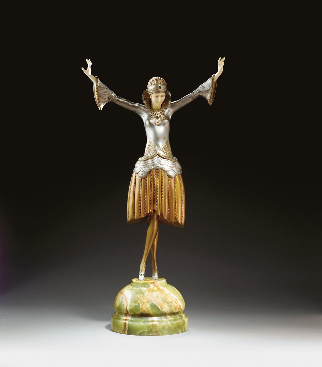 Dançarina com turbante, c.1925 (bronze pintado, marfim e ônix) de Paul Philippe