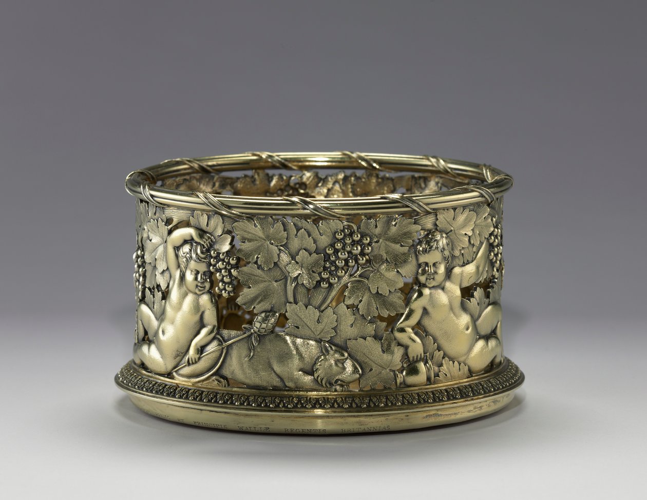 Decanter Stand, 1814. de Paul Storr