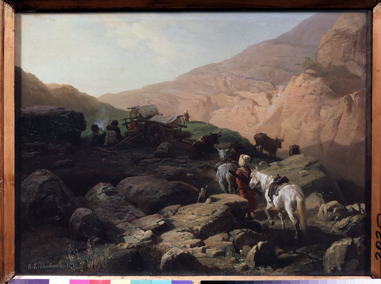 O Cáucaso (O Cáucaso). Os viajantes param nas montanhas, ao redor de uma fogueira, carroças e equipes perto deles. As vacas pastam nas proximidades e os cavalos ainda se dirigem para um prado gramado. Pavimentar pintura de Pavel Osipovich Kovalevsky