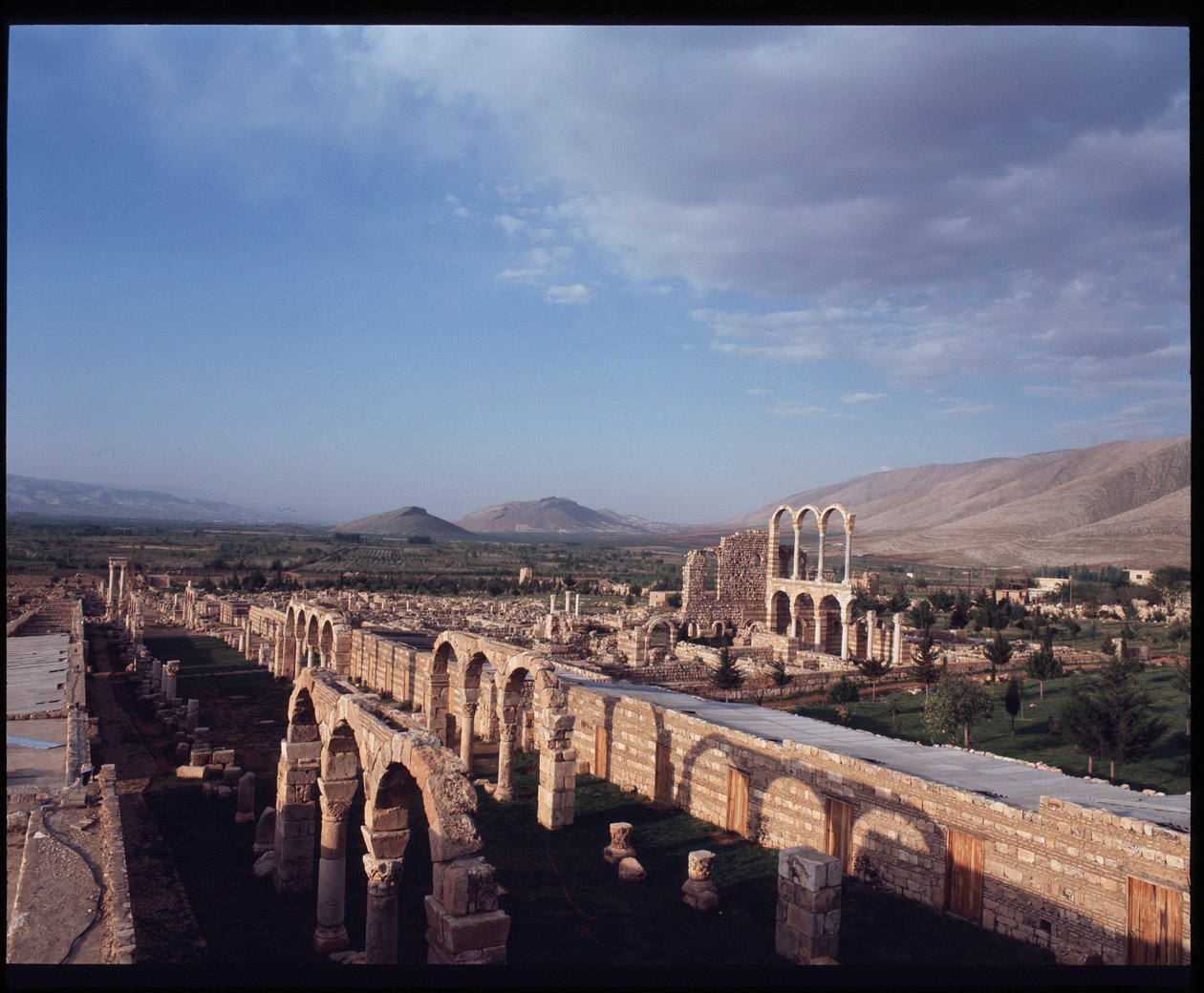 Vista da cidade de Anjar, 705-710 de Period Umayyad