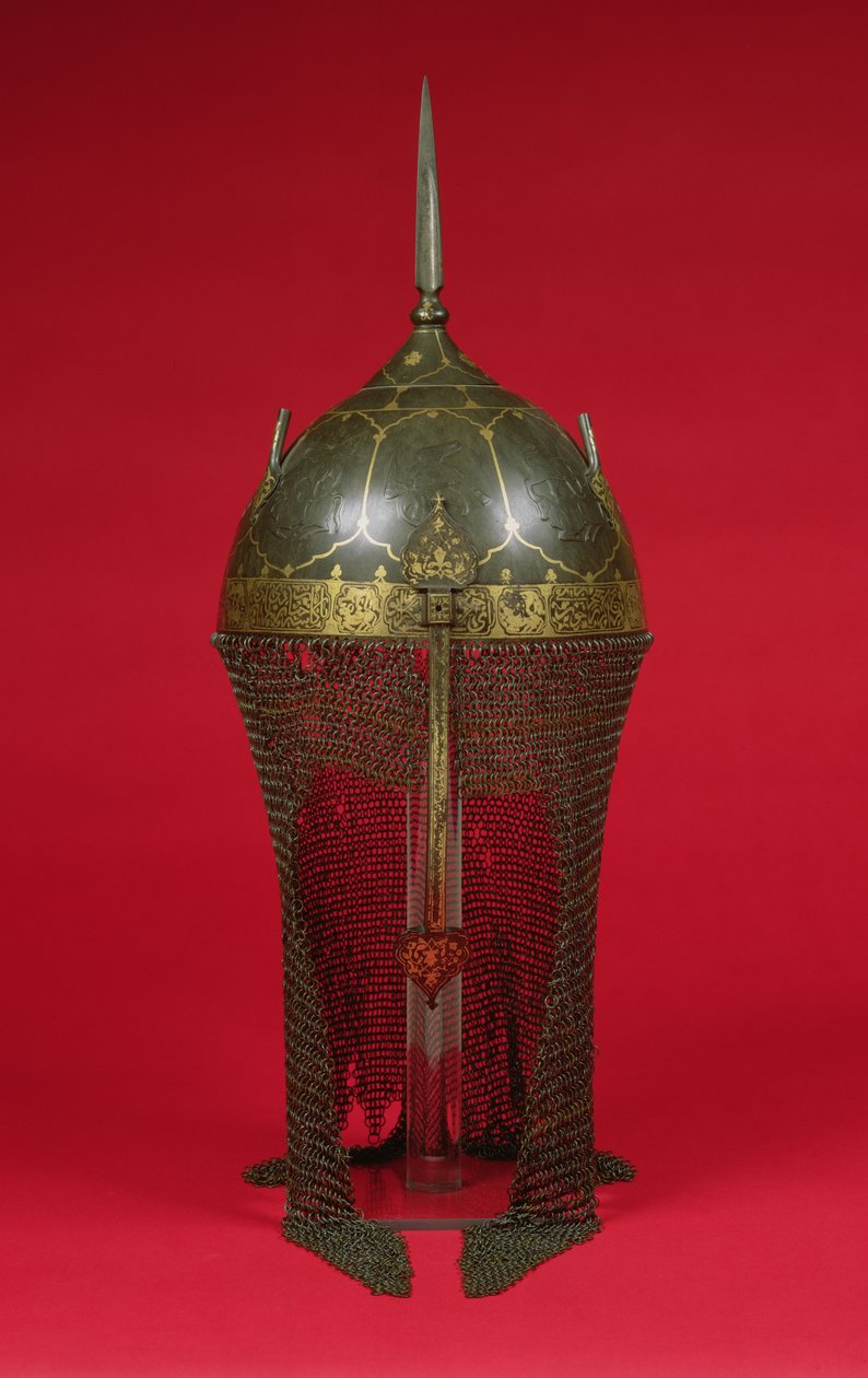 Capacete com guarda de corrente, Safavid Period (dourado, aço e latão) de Persian School