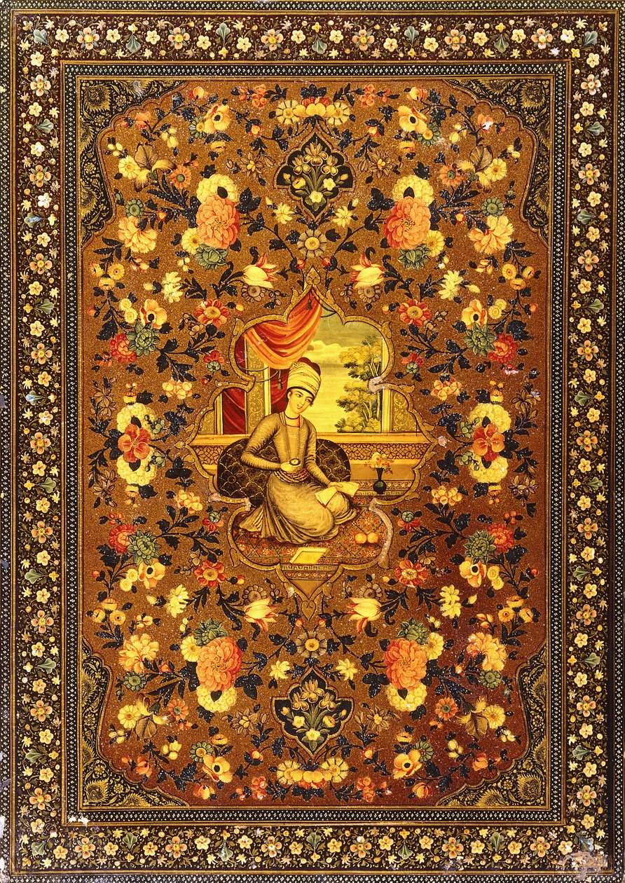 Capa de livro de Zand pintada com uma figura central sentada em um interior, cercada por sprays florais, em meados do século XVIII de Persian School