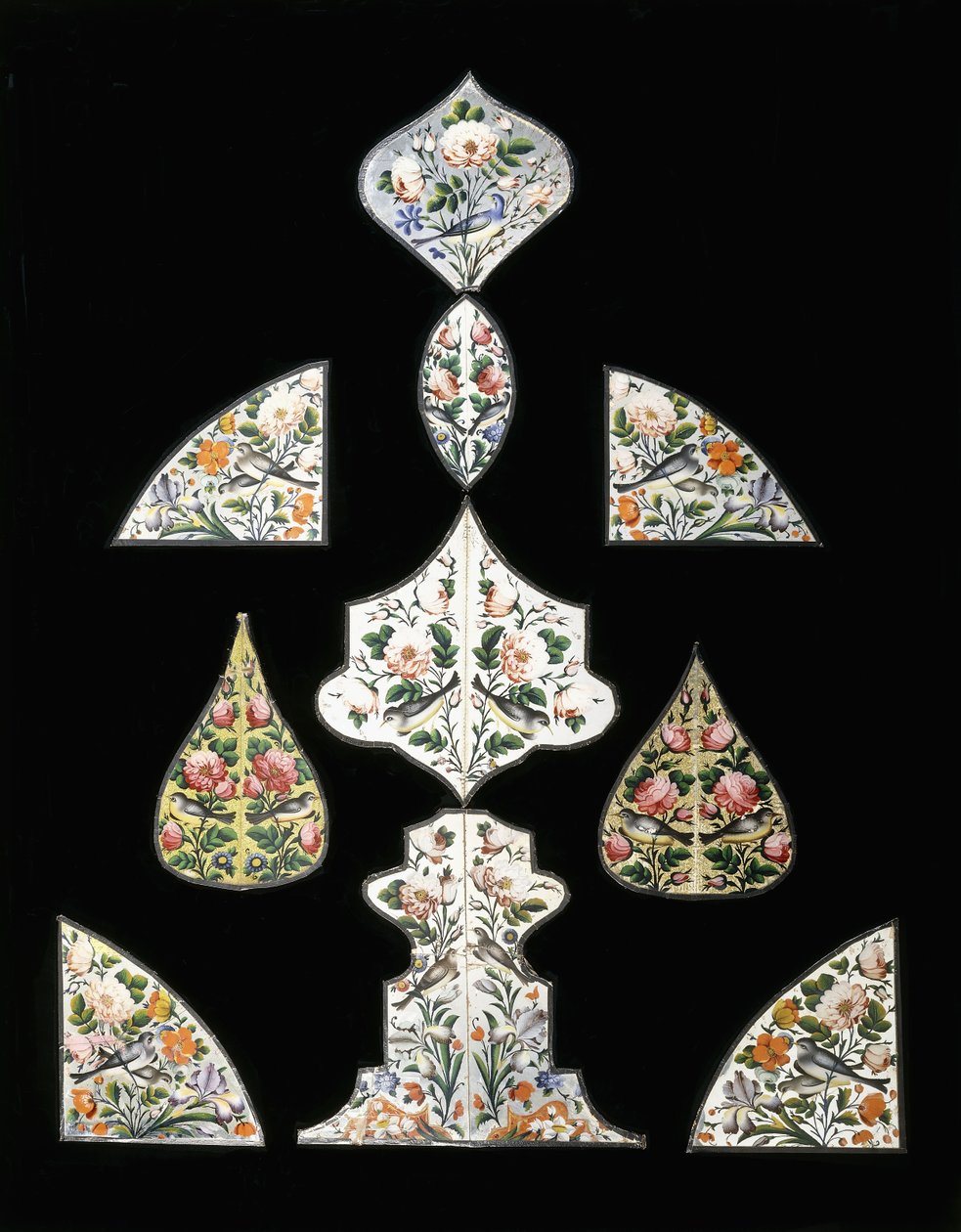 Um grupo de dez pinturas de espelho Qajar, decoradas com várias flores e pássaros empoleirados, início do século XIX de Persian School