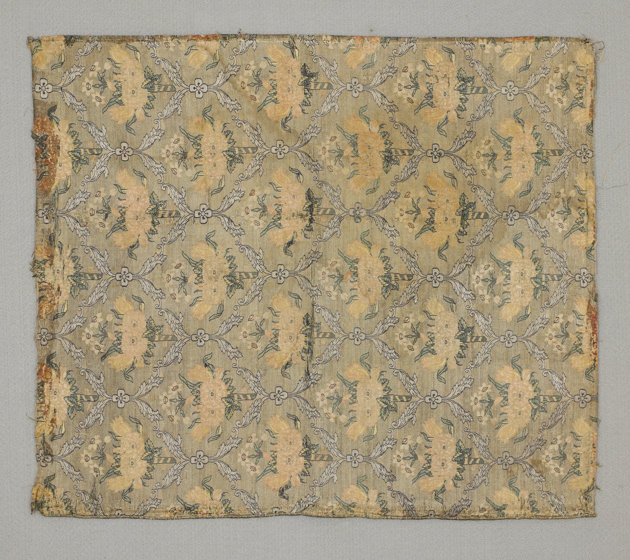 Fragmento, repetição ogival floral de Persian School