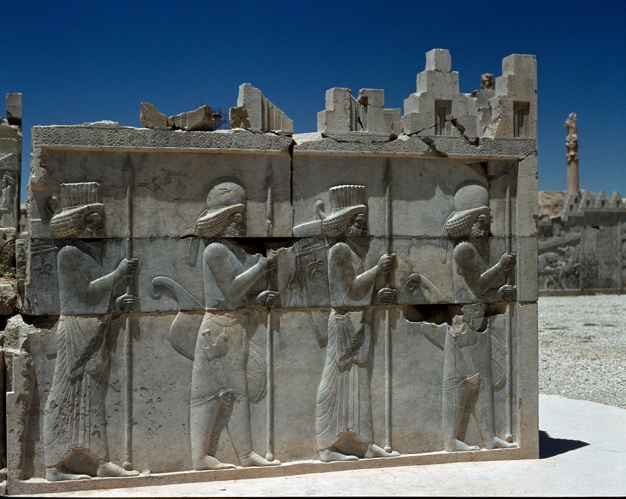 Guardas Médicos. Relevos da escadaria oriental dos Apadanos, século VI a.C. de Persian School