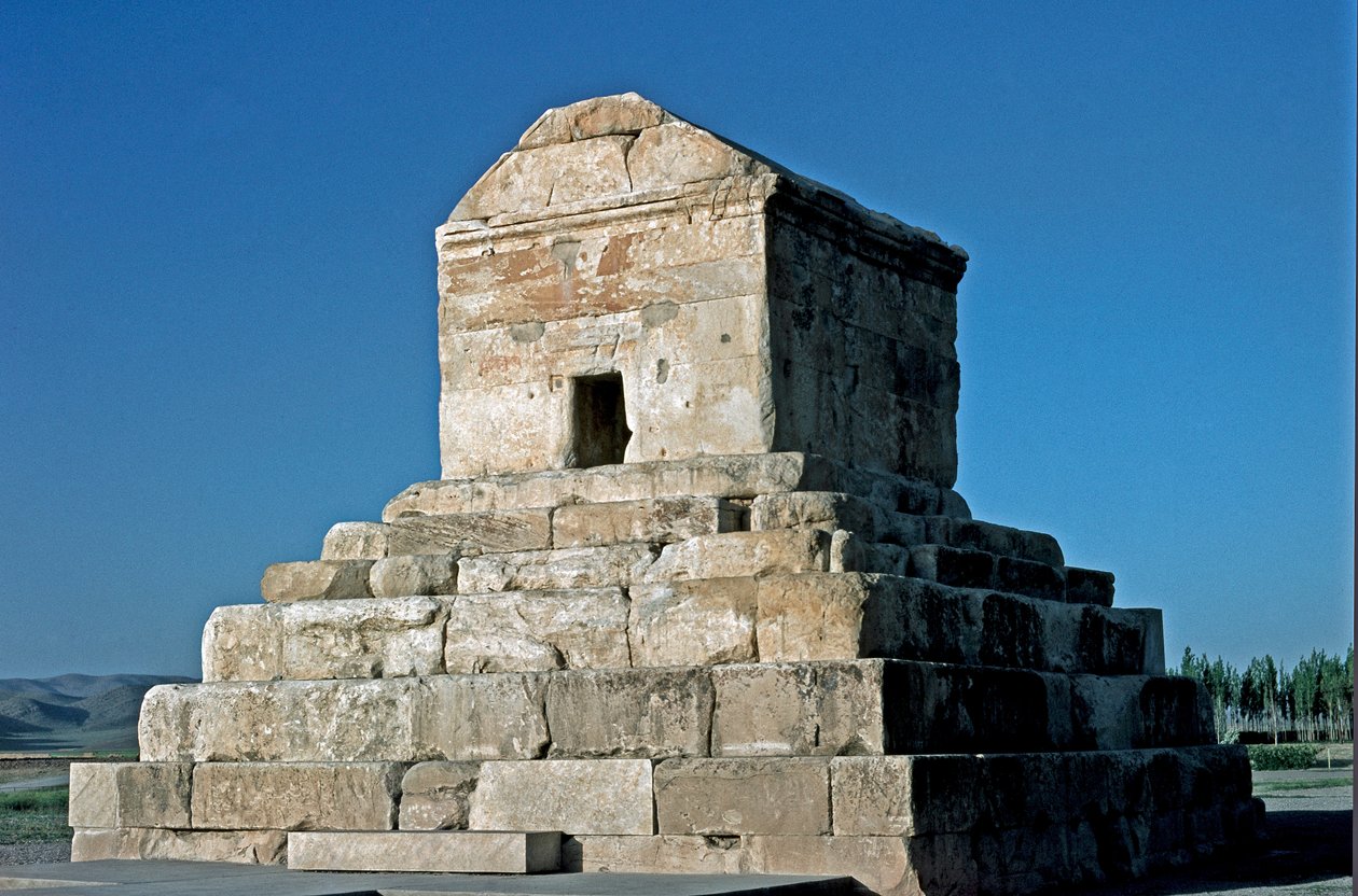 Vista do túmulo de Ciro II, sítio de Pasárgades, século VI a.C. de Persian School