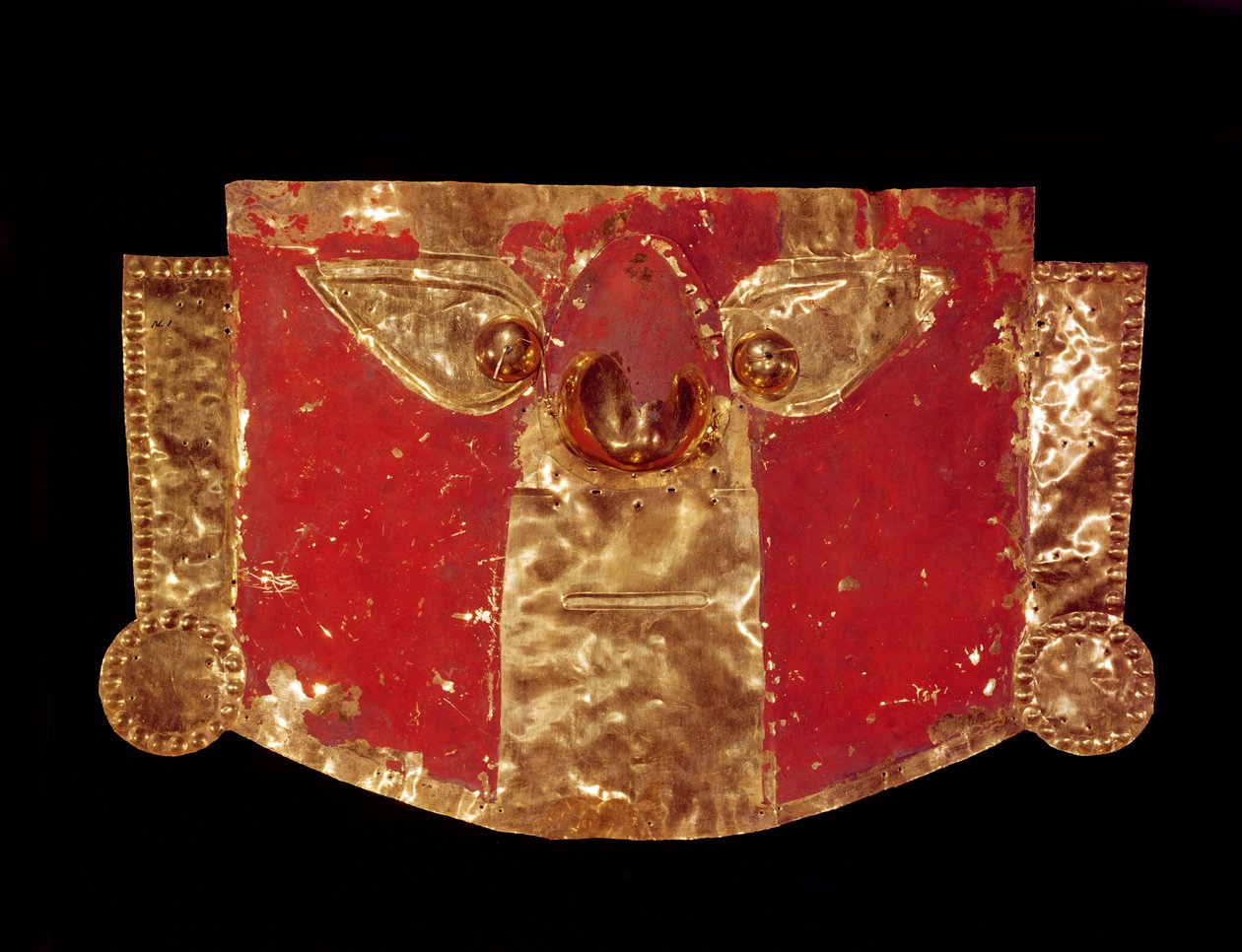 Máscara Inca (ouro com tinta vermelha) de Peruvian School