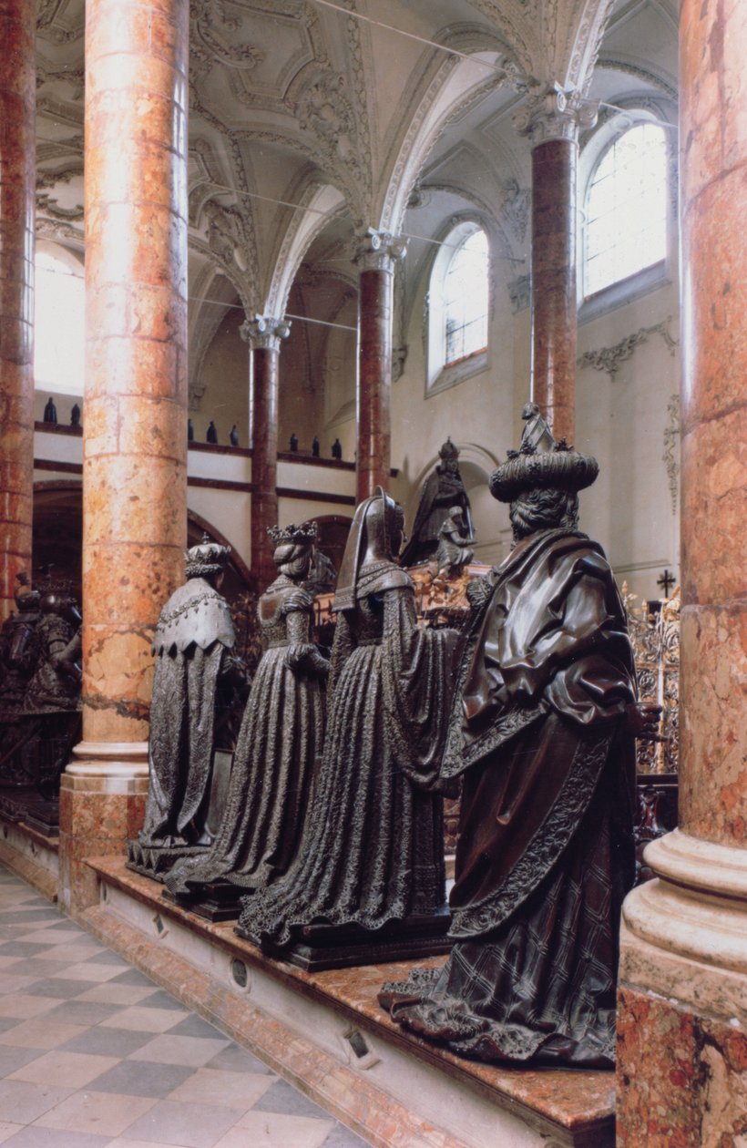 Túmulo de Maximiliano I (1459-1519) vista de quatro figuras de bronze de lamentadores, possivelmente antepassados, parentes ou desprezíveis, o desenho atribuído a Gilg Sesselschreiber de Peter (workshop of) Vischer