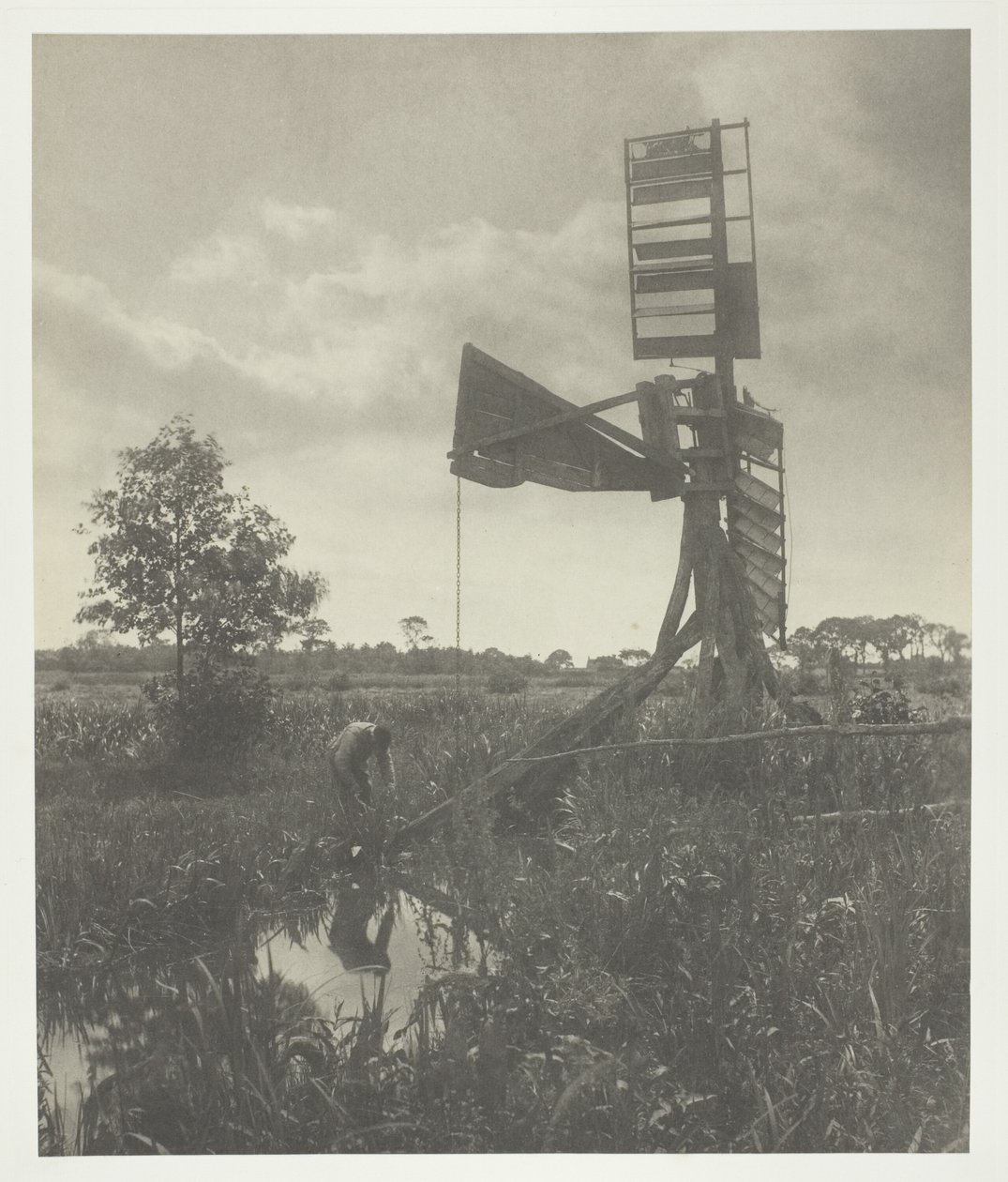 Um moinho de água em ruínas de Peter Henry Emerson