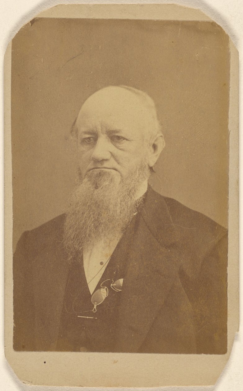 [Homem mais velho não identificado com uma barba comprida, um pince-nez à volta do pescoço]. de Peter S. Weaver