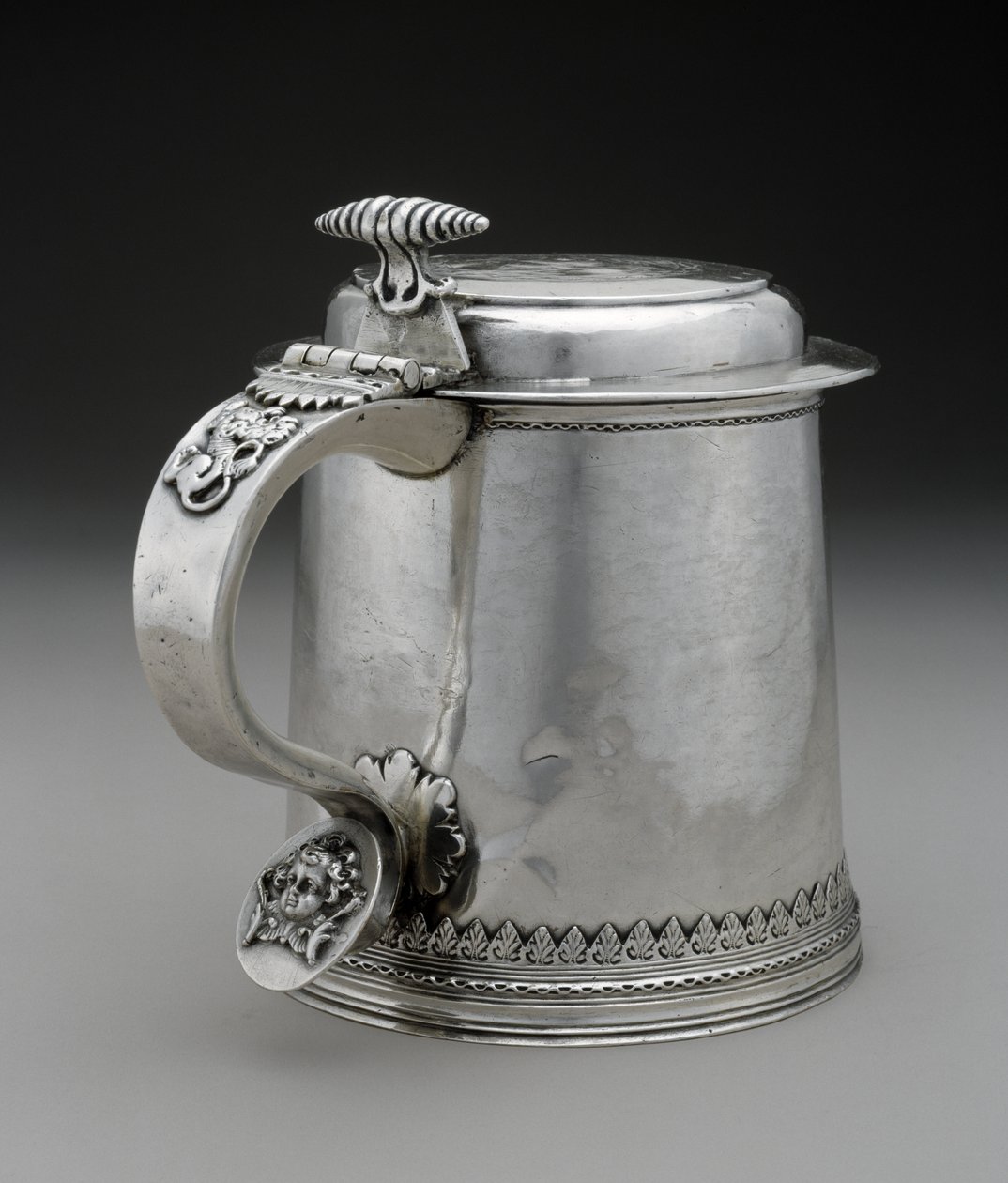 Tankard, c. 1710 (prata) de Peter Van Dyck