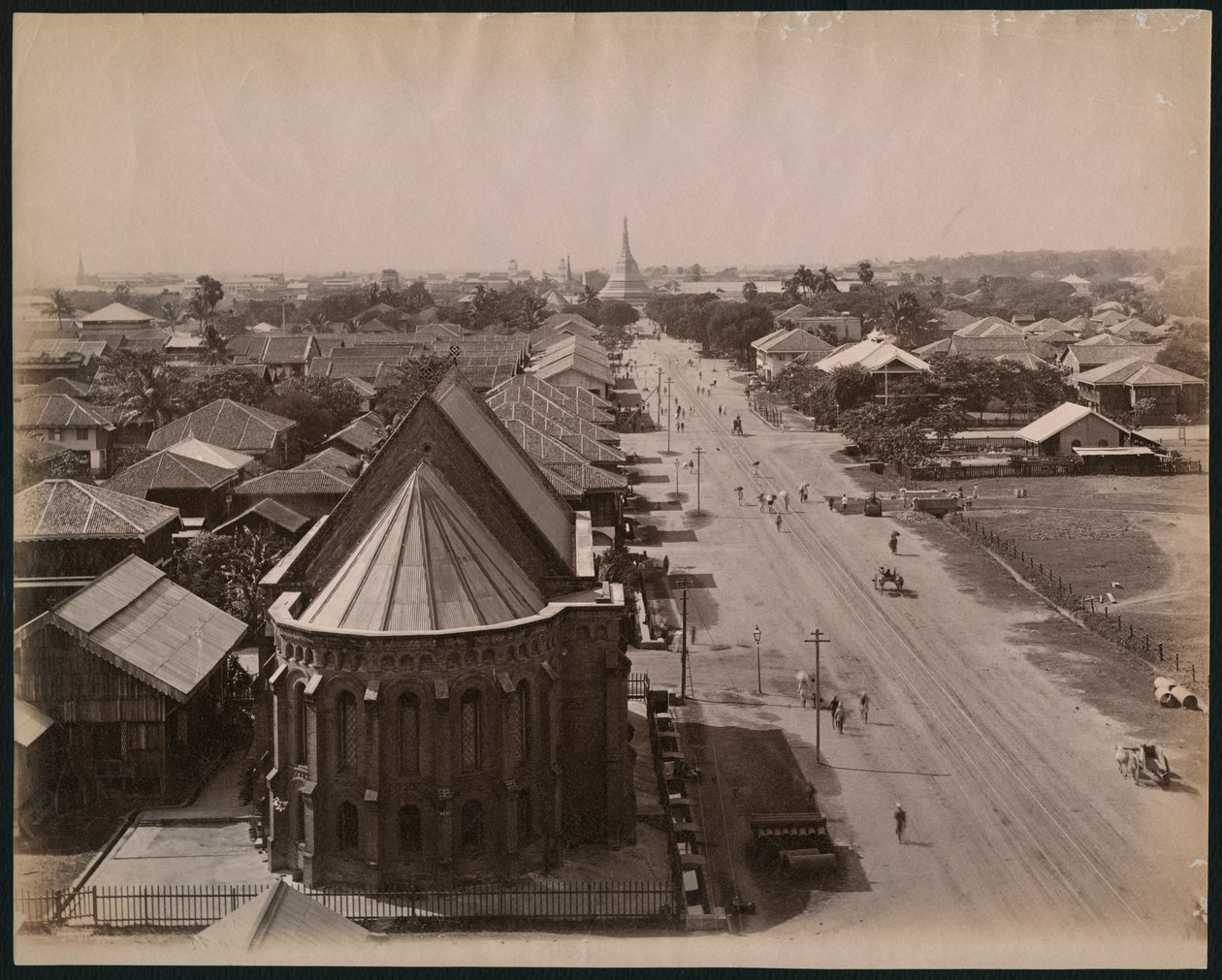 Vista de Rangoon, Birmânia, c.1880 (impressão de albume) de Philip Adolphe Klier