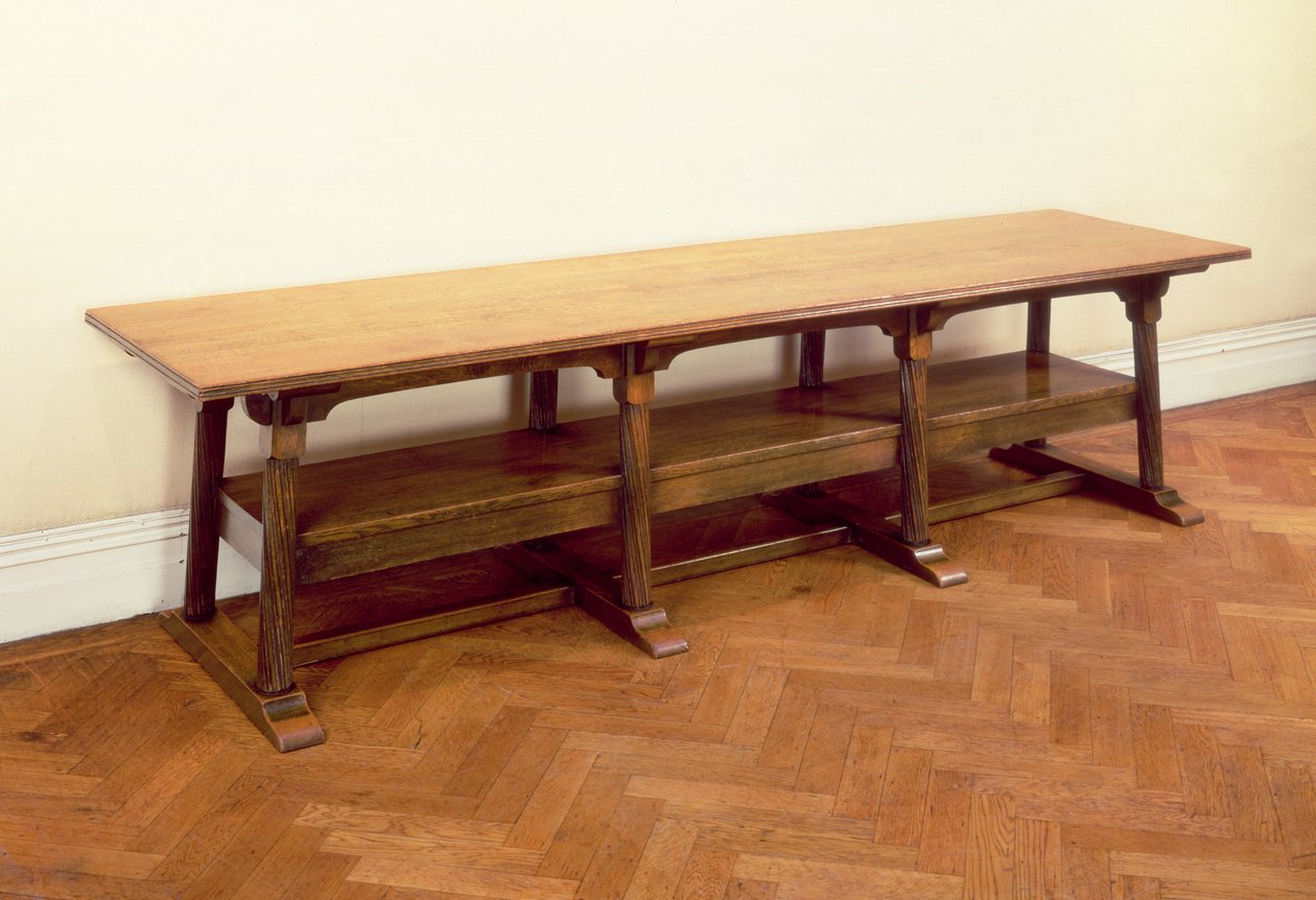 Mesa de salão (madeira de mogno) de Philip Webb