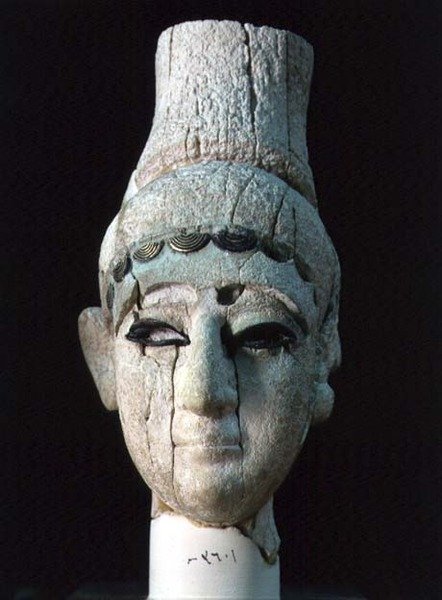 Chefe de um príncipe ou princesa de Ugarit (ver também 110899 e 200008) de Phoenician