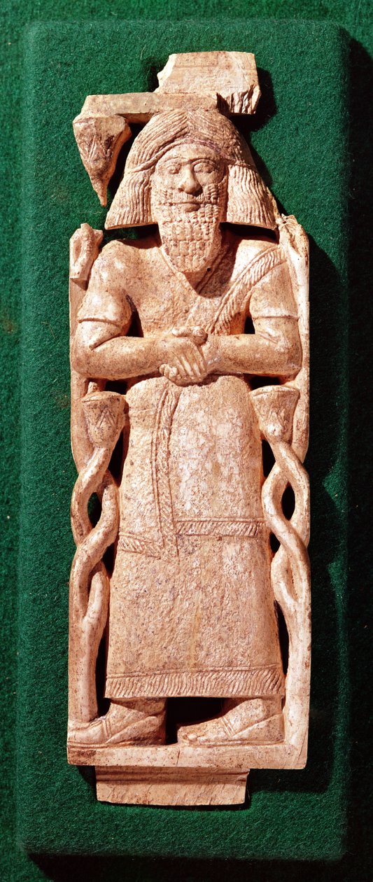 Plaquette marfim de um deus, do leito do estado de Hazael, rei de Damasco, sírio, de Arslan Tasch (Hadatou) c.840 aC de Phoenician