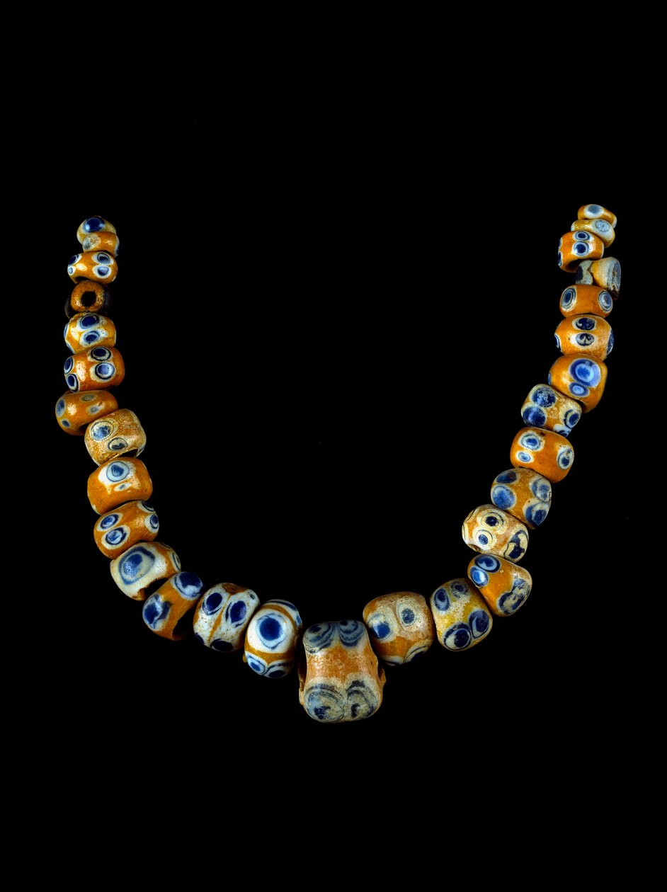Arte Fenícia: colar de pasta de vidro. Século IV-3º a.C. Dim. 28 cm Museo Archeologico di Villa Giulia Roma de Phoenician