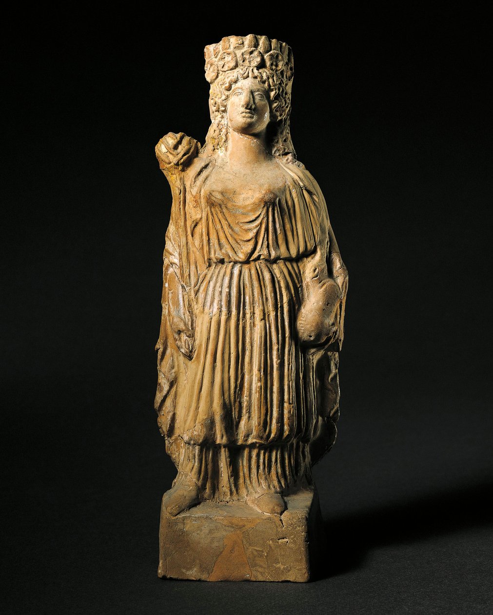 Arte fenícia: estatueta de terracota representando o divinita Tanit. Século III-2º a.C. Madrid, Museo Arqueologico Nacional de Phoenician