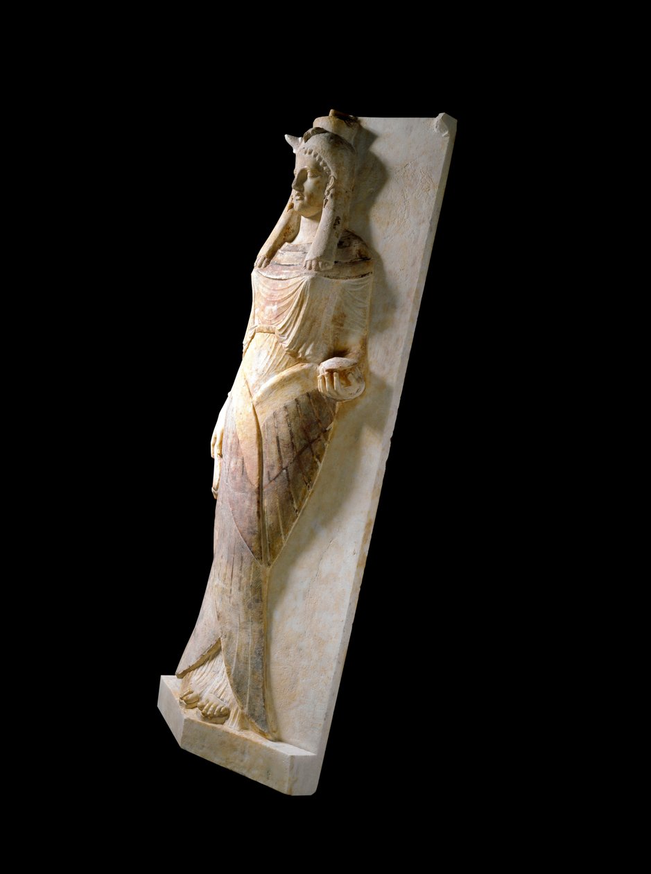 Civilização fenícia: cobertura do sarcófago em mármore esculpido da representação de uma mulher (deitada). Século IV-3º a.C. Cartagena, Museu Espanha de Phoenician