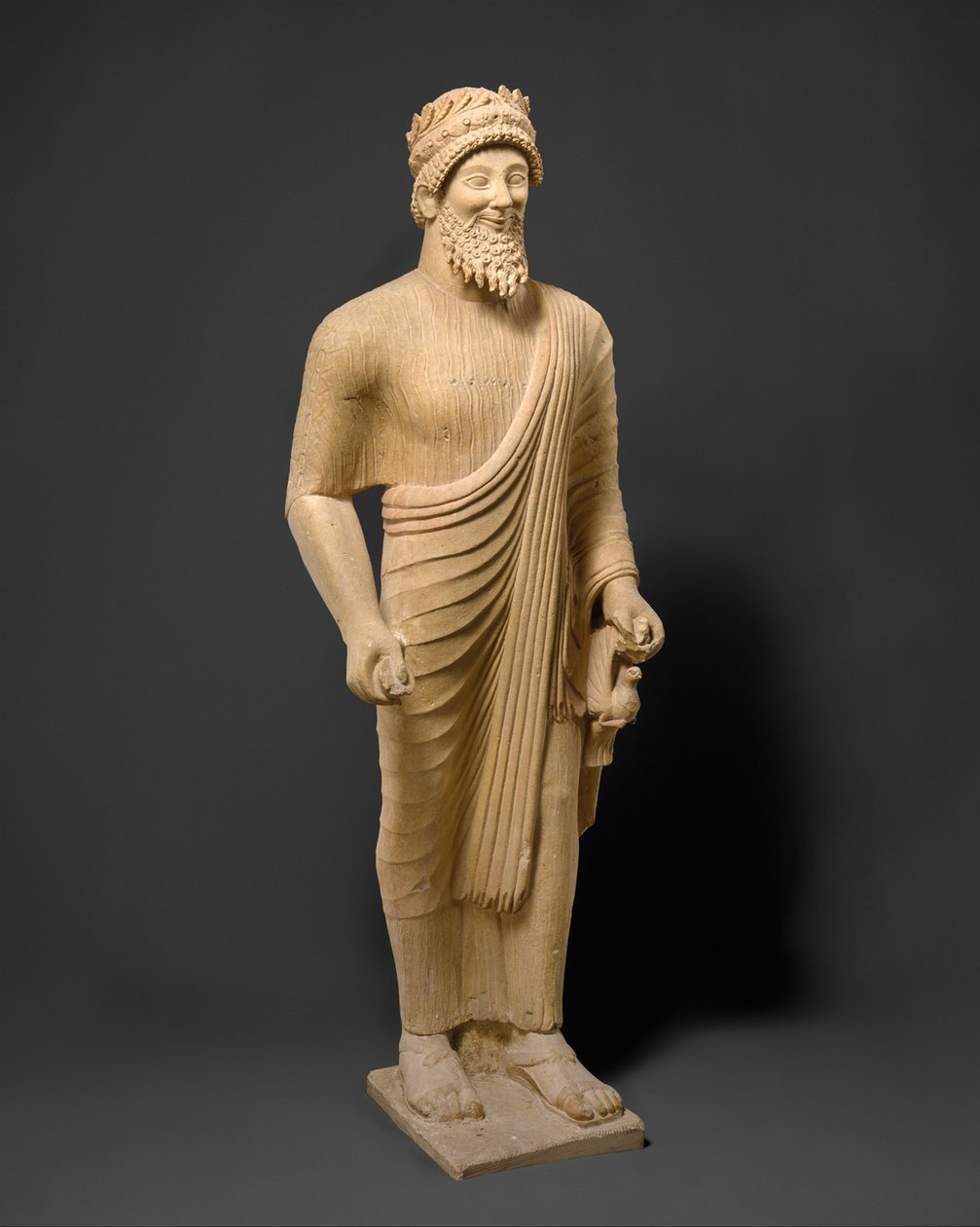 Estátua de calcário de um homem barbudo com oferendas votivas, c.475-450 a.C. (calcário) de Phoenician Phoenician