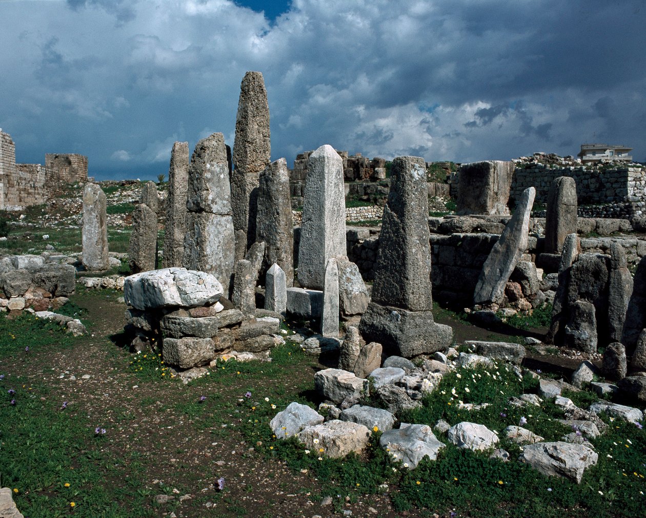 O Templo dos Obeliscos de Phoenician Phoenician
