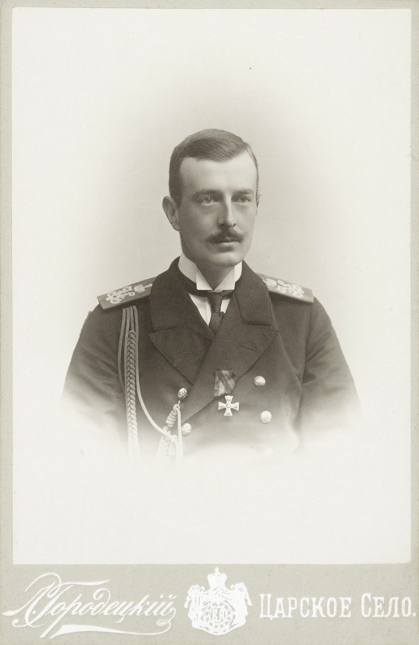 Grão-Duque Cyril Vladimirovich da Rússia 1876-1938, c. 1900. de Photo studio L. Gorodetsky.