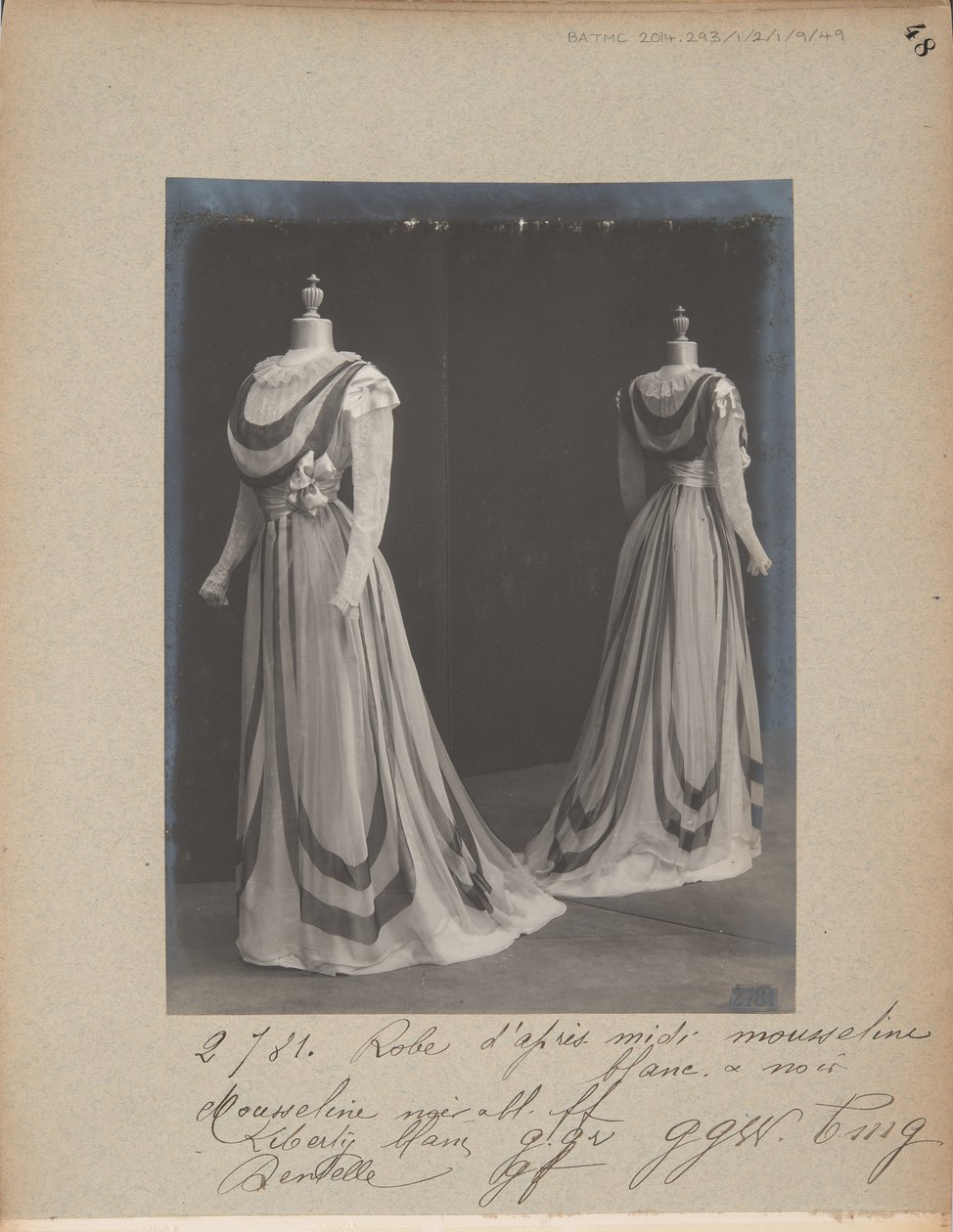 Página de Álbum: House of Worth, Aftrenoon Dress de Photographer French
