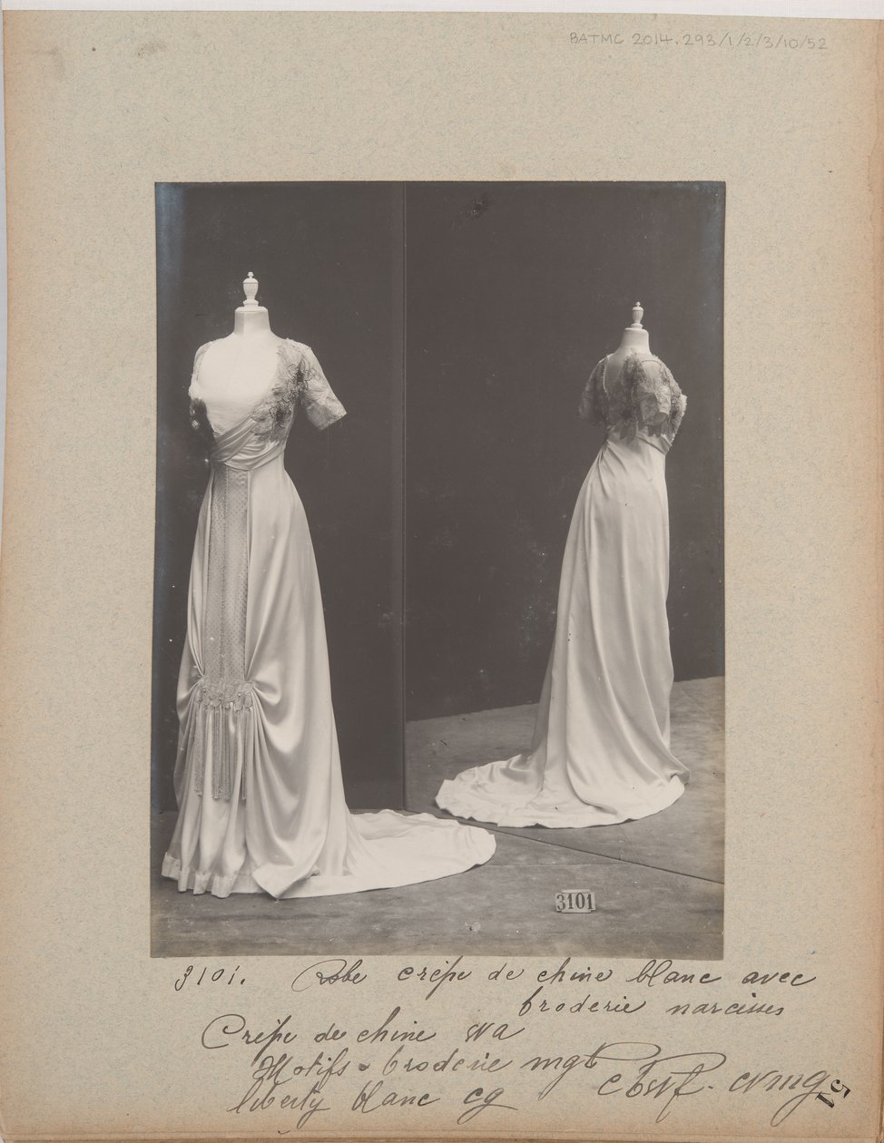 Página de Álbum: House of Worth, Vestido de Bola de Photographer French