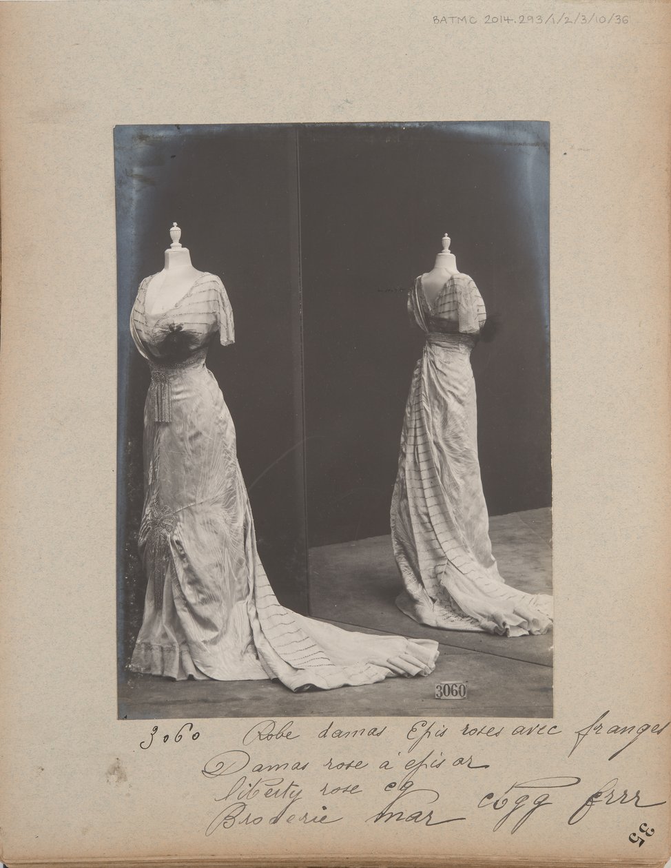 Página de Álbum: House of Worth, Vestido de Bola de Photographer French