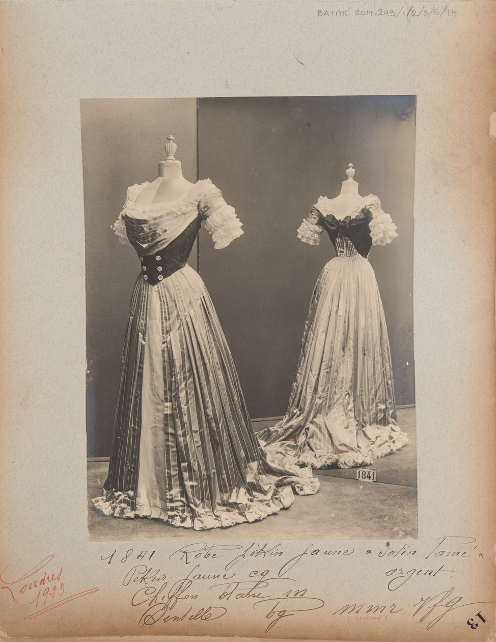 Página de Álbum: House of Worth, Vestido de Bola de Photographer French