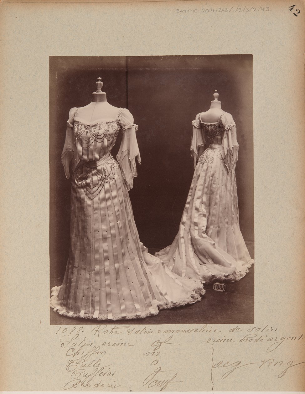 Página de Álbum: House of Worth, Vestido de Bola de Photographer French