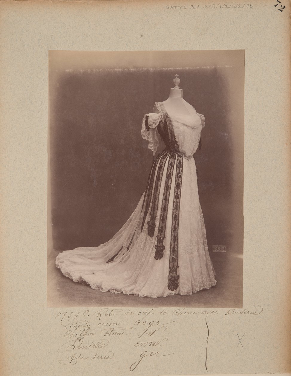 Página de Álbum: House of Worth, Vestido de Bola de Photographer French