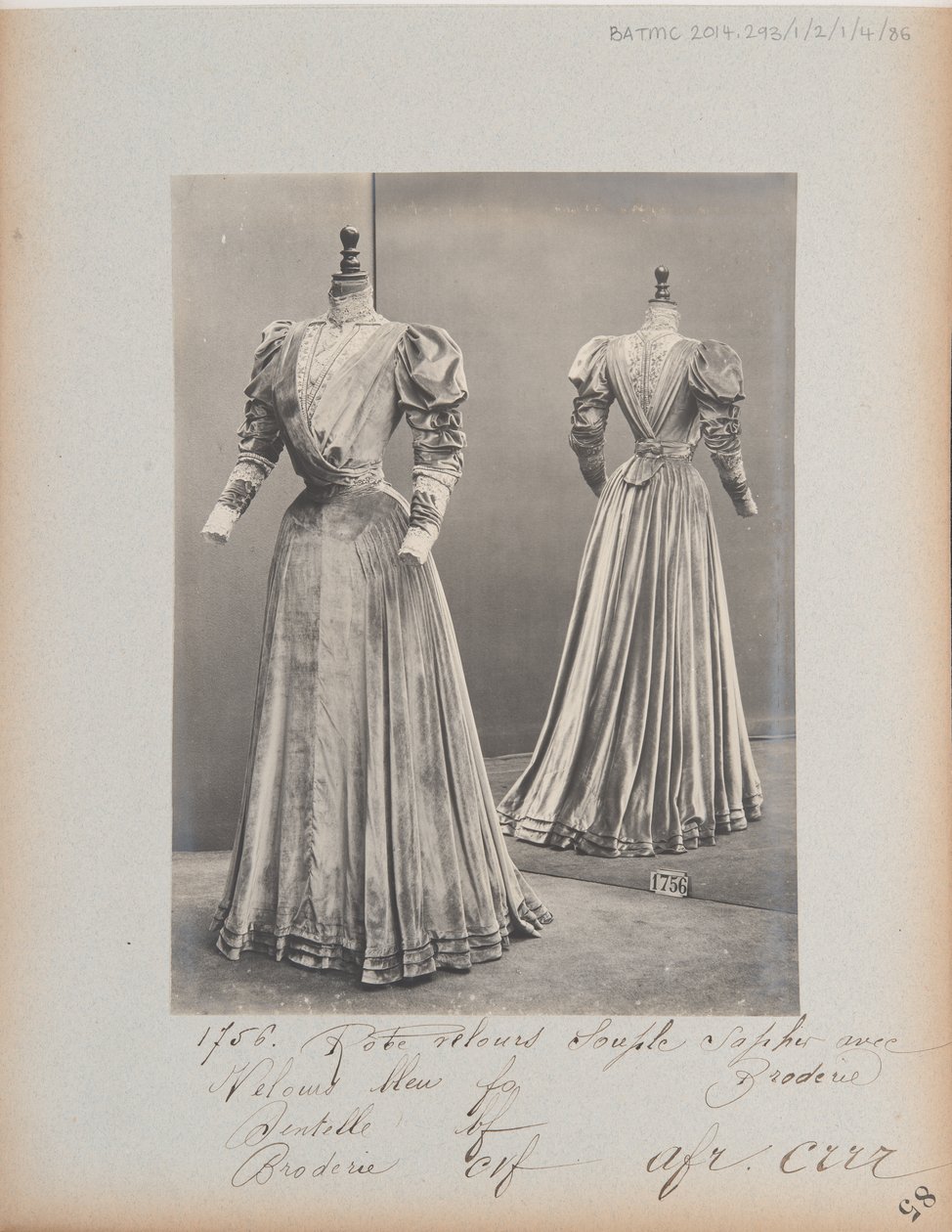 Página de Álbum: House of Worth, Vestido de Photographer French