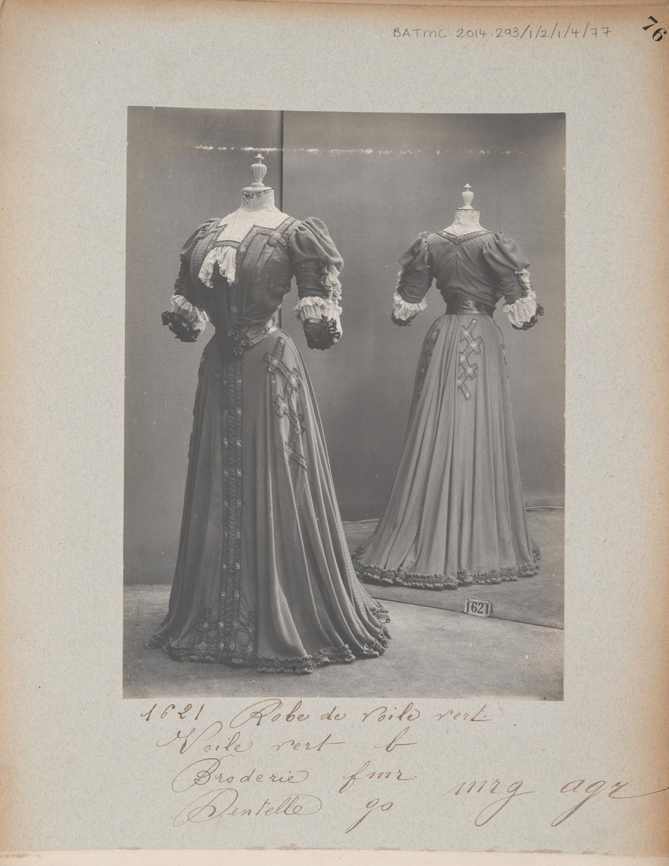 Página de Álbum: House of Worth, Vestido de Photographer French