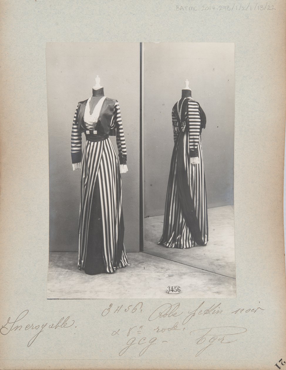 Página de Álbum: House of Worth, Vestido de Photographer French