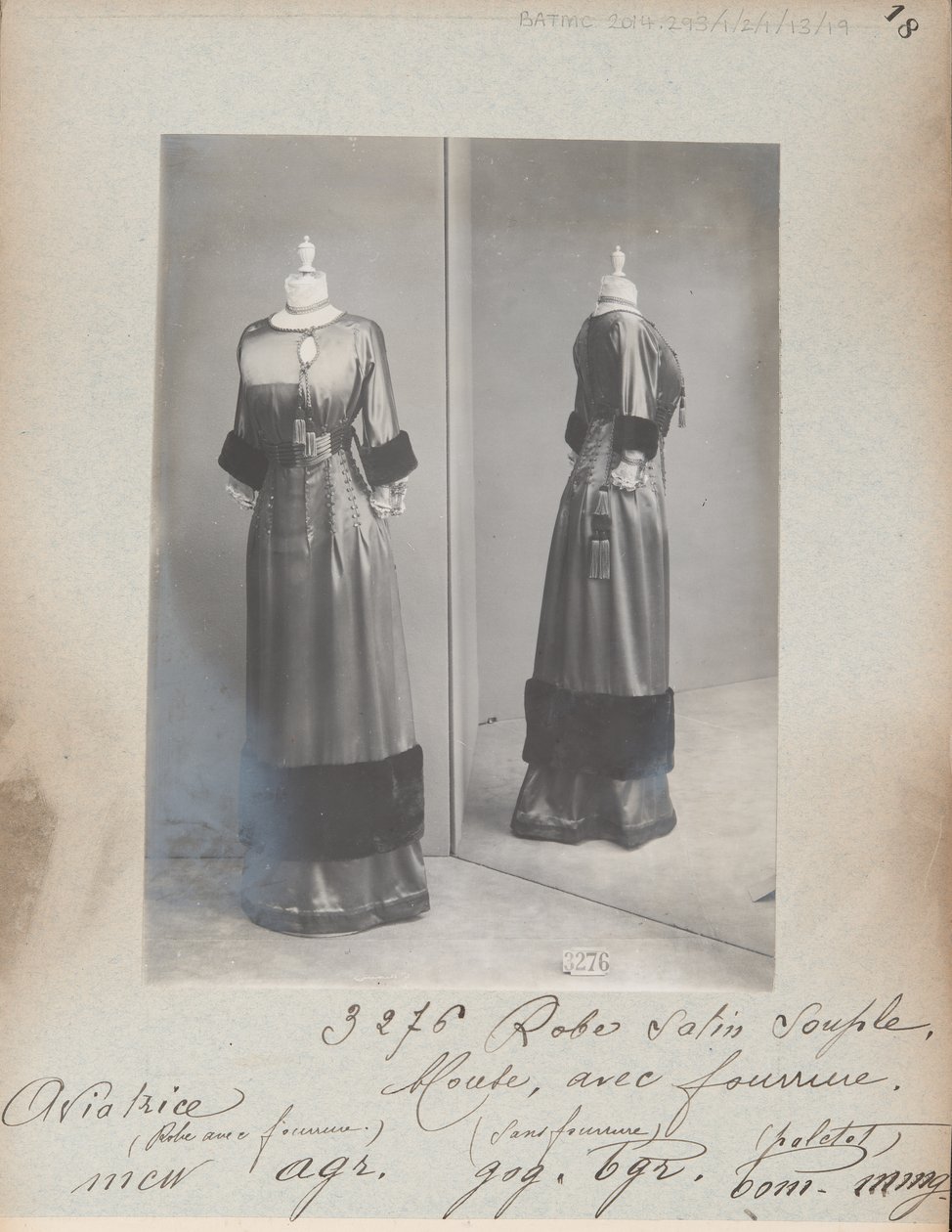 Página de Álbum: House of Worth, Vestido de Photographer French