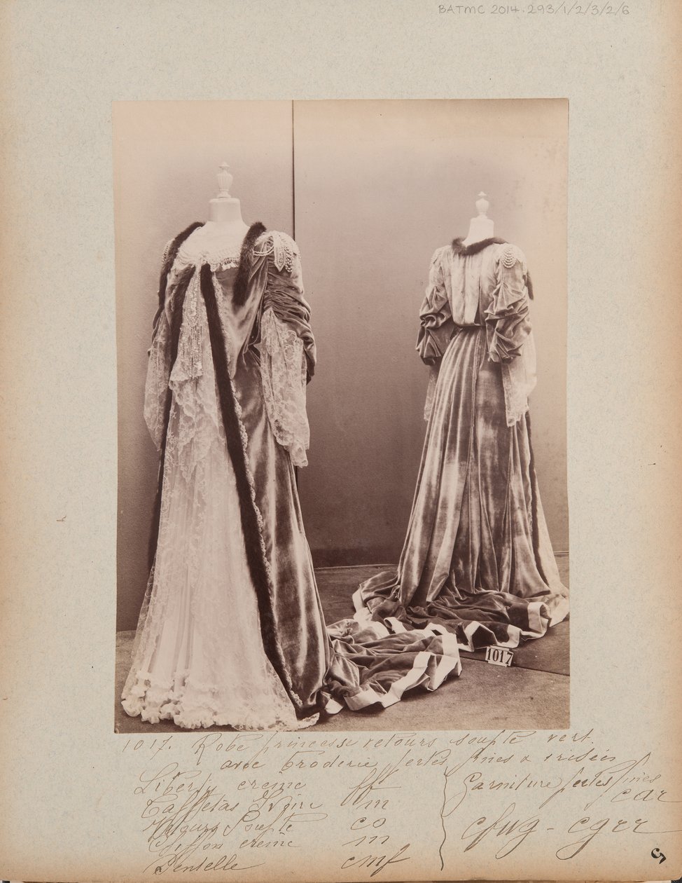 Página de Álbum: House of Worth, Vestido de Photographer French