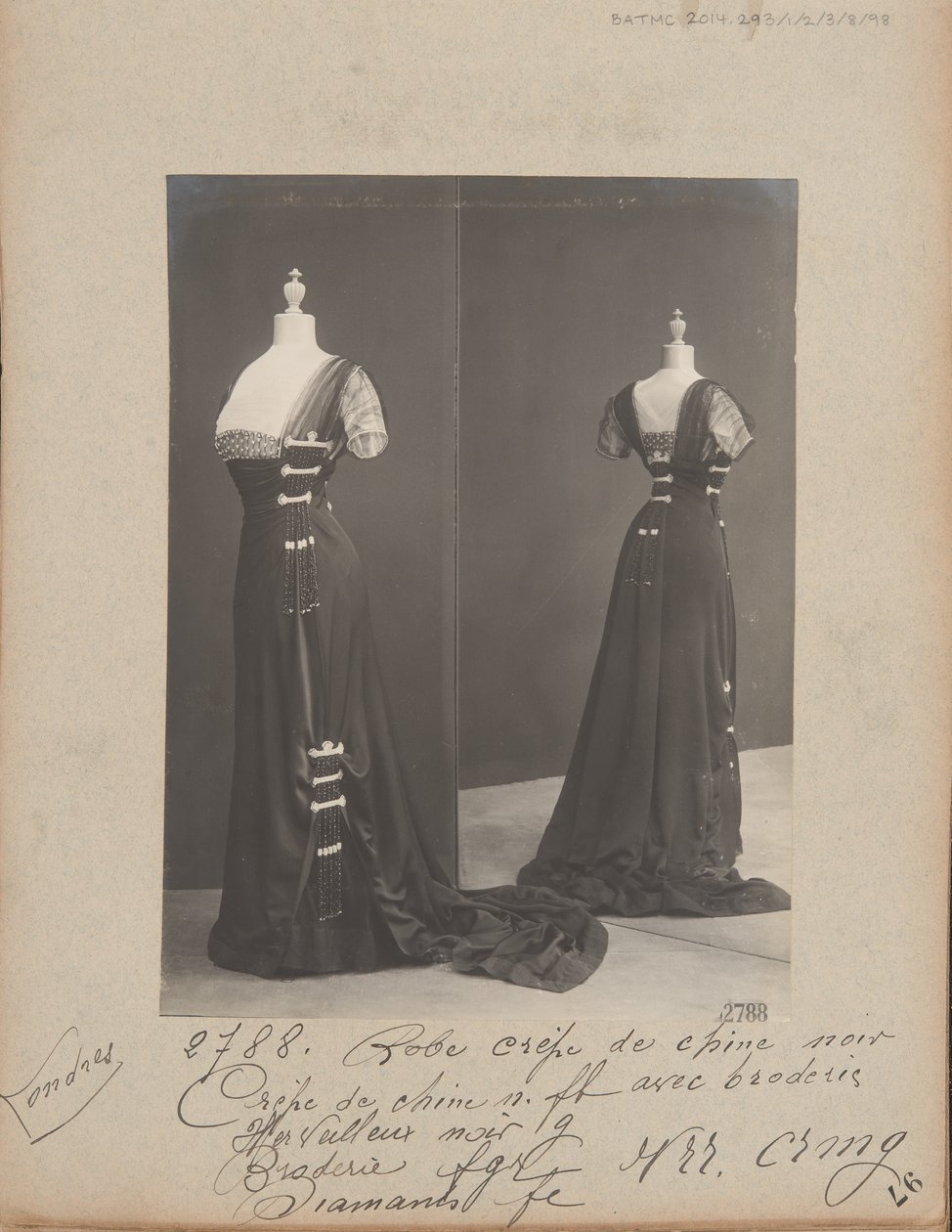 Página de Álbum: House of Worth, Vestido de Noite de Photographer French