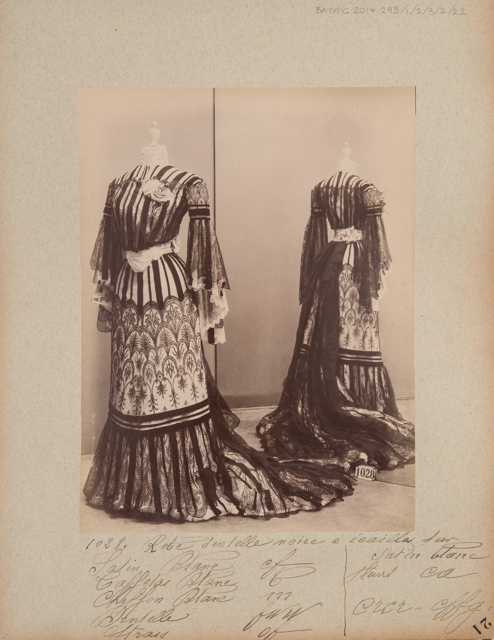 Página de Álbum: House of Worth, Vestido de Noite de Photographer French