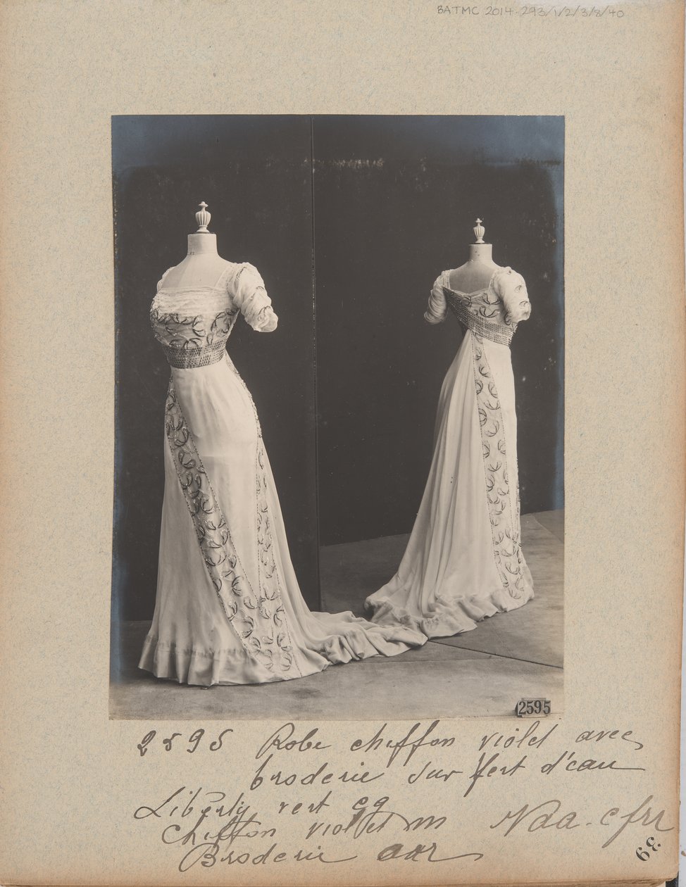 Página de Álbum: House of Worth, Vestido de Noite de Photographer French