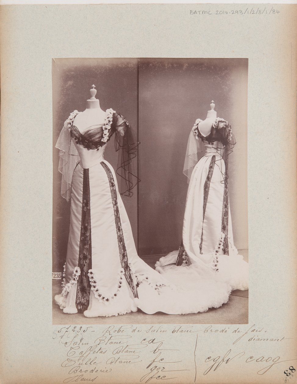 Página de Álbum: House of Worth, Vestido de Noite de Photographer French