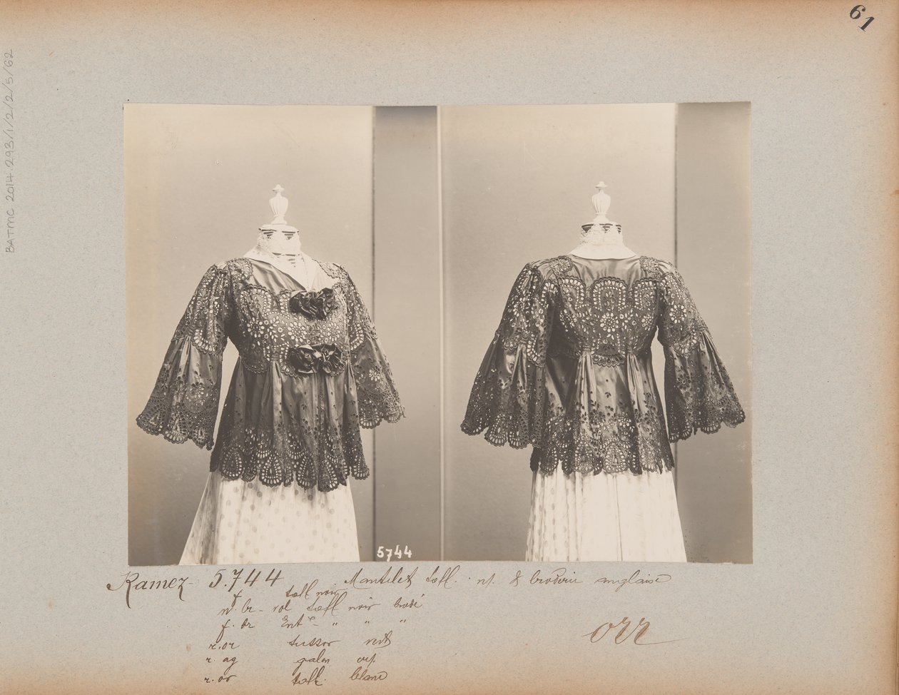 Página de Álbum: House of Worth, Jacket (Mantelet) de Photographer French