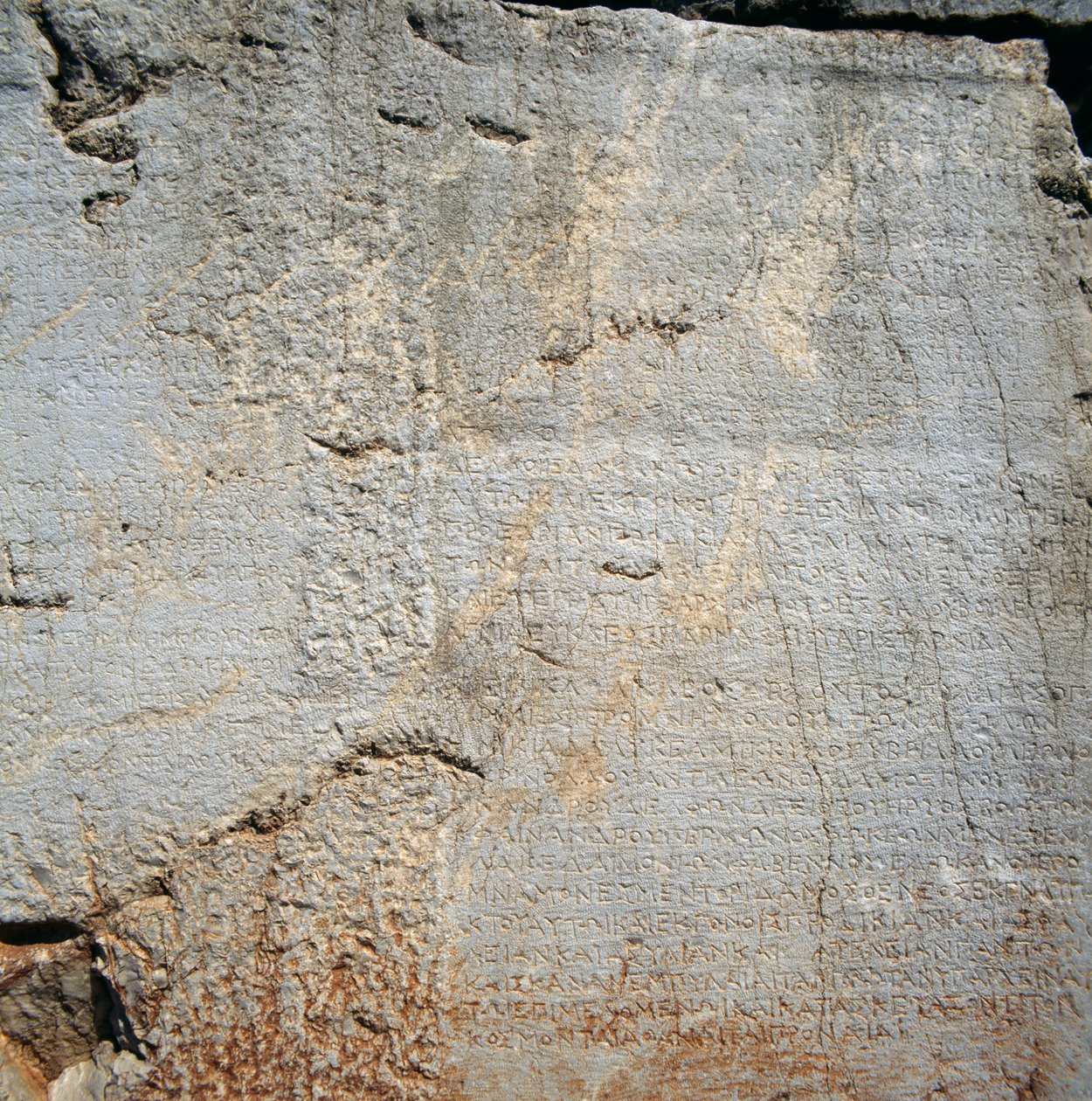Muro com inscrições perto do Templo de Apolo, Delfos (Lista do Património Mundial da Unesco de Blaise Nicolas Le Sueur